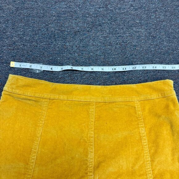 Altar’d State Yellow Mini Skirt Scallop Bottom Size Large NWT - Picture 4 of 8